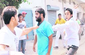Groups supporting BJP leader and Deputy Mayor Parvesh Tangri and Congress leader Major Singh clash at Model House in Jalandhar on Monday