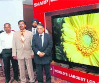  Officials of SHARP launch the 108 inches LCD