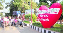 Huge heart shape balloon installed at the Lawrence Road Chowk on the eve of World Heart Day in Amritsar. 