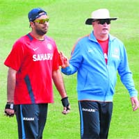 Yuvraj Singh (L) is set to miss the ODI series due to an injury
