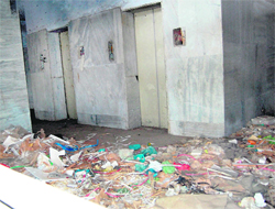 Non-functional lifts at the Nehru Shopping Complex in Amritsar