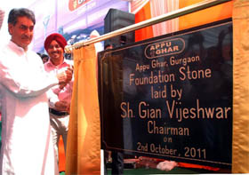 Gian Vijeshwar, chairman IAL, popularly regarded as the 'Father of the Indian amusement industry, lays the foundation stone of the proposed Appu Ghar at Sector 29 near Huda City Centre in Gurgaon on Sunday. 