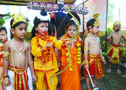The kids of Daddys Teddy Playway School dressed up in different characters of Ramayana on the eve of Dussehra in Bathinda