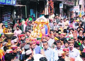 Goddess Hadimbas palanquin leaves for Kullu from Manali on Wednesday