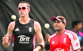 Englands Kevin Pietersen (L) and Samit Patel during a practice session in Hyderabad on Thursday. 