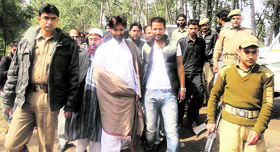 JKLF chairman Yasin Malik was prevented from reaching Sopore on Friday, where he was scheduled to stage a protest after prayers in support of clemency for Parliament attack convict Afzal Guru.