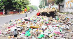 Garbage piles up in front of DC office due to the ongoing strike of Safai Karamcharis in Jalandhar 