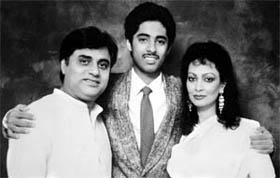 Jagjit and Chitra Singh with their son Vivek, who died in a road accident at 18.