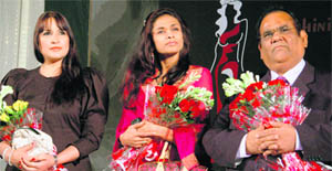 Priyanka Khosla, Sanjana John and Satish Kaushik