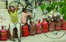The laying of cooking gas pipelines has rid people of the arduous task of waiting in long queues for LPG cylinders