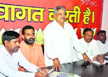 Haridwar district chief of the BJP Sushil Chauhan addresses district unit executive members in Haridwar on Thursday. 