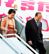 Thein Sein, President of the Republic of the Union of Myanmar, and his wife Daw Khin Khin Win arrive in New Delhi on Thursday