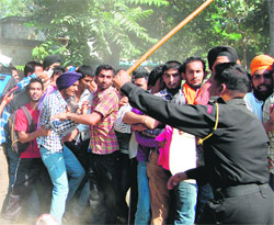 Cops had a tough time in controlling the youths gathered at the police lines for depositing application forms in Amritsar on Friday