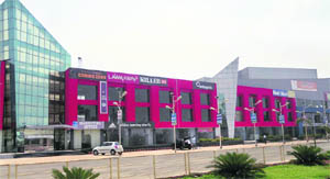 TDIs mall (left) on the GT Road near Kundli and (top) Ansals Highway Plaza are some of the upcoming commercial projects near Sonepat