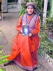Strolling on Shimlas Mall, one often finds pahari women in an artistic dress that is akin to a Victorian gown