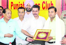 Police Commissioner Gaurav Yadav honours Harish in Jalandhar on Monday