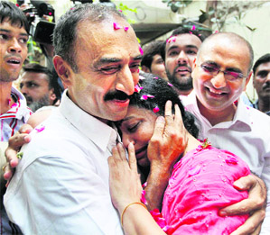Sanjiv Bhatt with his wife after he was released from jail in Ahmedabad.