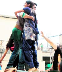Komalpreet hugs actor Ranbir Kapoor at BBKDAV College in Amritsar on Saturday