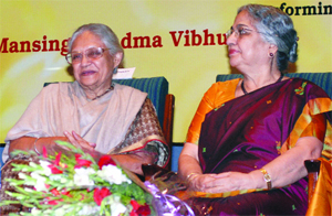 Gursharan Kaur, wife of Prime Minister Manmohan Singh and Delhi Chief Minister Sheila Dikshit at the late President R.Venkataramans birth centenary at Nehru Memorial Museum, Teen Murty, in New Delhi on Saturday. Tribune photo: Manas Ranjan Bhui