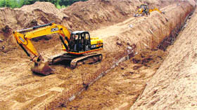 A file photo the contentious 3.75-km toe-wall alongside the Hansi-Butana canal embankment near Dharmheri village.