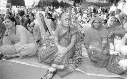 Magsaysay award winner Aruna Roy with other activists