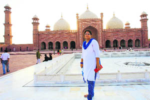 Upasana Dutt visits Shahi Masjid
