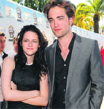  Kristen Stewart and Robert Pattinson