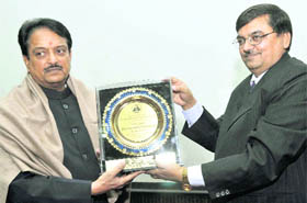 Union Minister of Science and Technology Vilasrao Deshmukh is presented a shield by the Director of the Wadia Institute of Himalayan Geology, Prof Anil K Gupta, in Dehradun on Wednesday. 