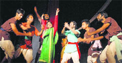 Artistes stage a play Lal Kaner at Mela Gadri Babeyan Da at Desh Bhagat Yadgar Hall in Jalandhar 