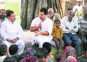 Rahul Gandhi in a village in Bhadohi district