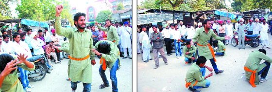 Members of the Natyam Group presenting a street-play Seonk (written by Bhai Gursharan Singh) at the district courts in Bathinda on Thursday. 