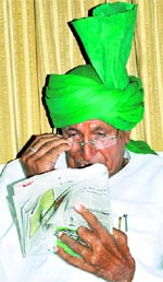 INLD chief and former Haryana Chief Minister Om Prakash Chautala addresses a press conference in Gurgaon on Thursday