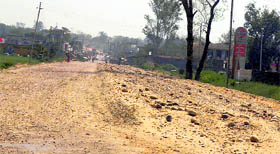 An under-construction stretch of the Una-Amb road. Photo by writer