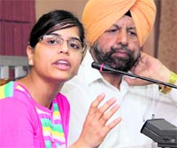 Jasvir Kaur addresses mediapersons in Jalandhar on Friday