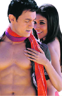 During the release of Ghajini, ushers in theatres sported Aamir’s haircut