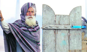 Farmer Mal Singh plays Melus father in Anhey Ghorhey Da Daan