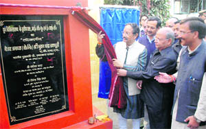 Chief Minister BC Khanduri inaugurates an ICU at Doon Hospital in Dehradun on Sunday