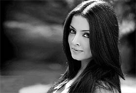 Celina Jaitley, Bollywood actor, filed a complaint with Mumbai Police against two websites, including a foreign one, that have allegedly morphed her pictures and uploaded them to promote lingerie products.
