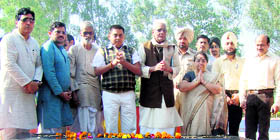 Delegates from Bihar pay tributes at the National Martyrs Memorial, Hussainiwala, on Monday.