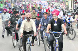 Participants take part in a cycle rally to promote organ donation in Ludhiana on Wednesday.
