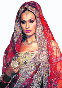 Zari is mainly produced in Surat, Bareilly, Varanasi, Agra and Jaipur