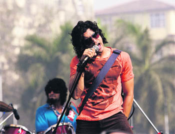 In Rock On, Farhan Akhtar swayed music lovers with hit numbers like Pichle saat dinon mein and Tum ho toh