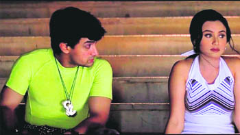 Aamir Khan re-introduced the trend with tapori-style singing in Aati kya khandala in Ghulam opposite Rani Mukerji
