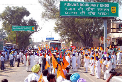 The Jan Chetna Yatra of BJP leader Lal Krishna Advani enters Punjab at the Doomwali barrier from Haryana on Sunday. He was received there by the Bathinda MP Harsimrat Kaur Badal. 