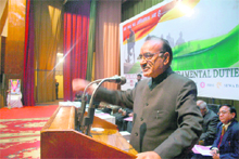 PCC chief Kaul Singh Thakur addresses a seminar at the HPU in Shimla on Sunday.