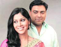 A still from Bade Ache Lagte Hain