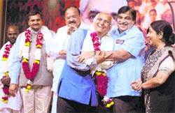 BJP president Nitin Gadkari, senior leaders Sushma Swaraj and M Venkaiah Naidu with Sudheendra Kulkarni in New Delhi on Saturday
