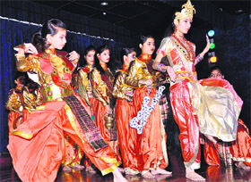 The pomp and show of the three-day annual function celebrations at Manav Mangal School, Panchkula, continued for the second day here on Sunday. The cultural programme commenced with a prayer dance, rending a mystical charm to the evenings celebrations. Sarhadein, an emotional performance on the Indo-Pak relations, highlighted the need of friendly relation between the two neighbouring countries.