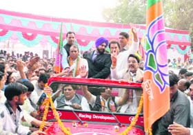 BJP MP Navjot Sidhu campaigns for Mahavir Parshad in Ratia on Saturday