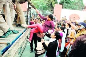 BTC trainees court arrest in front of the Secretariat in Dehradun on Monday